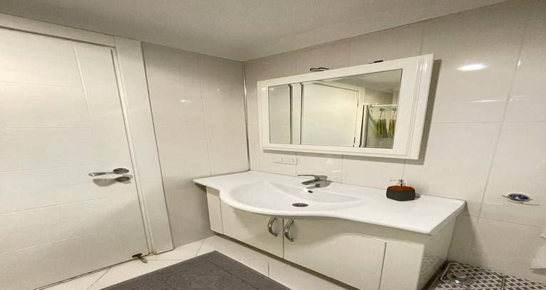 2+1 apartment in Oba with facilities